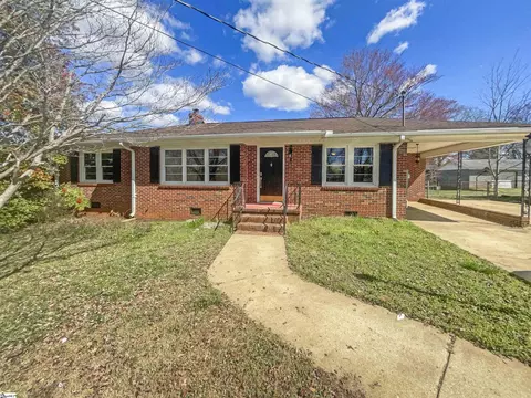 8 Leland Cir, Greenville, SC 29617