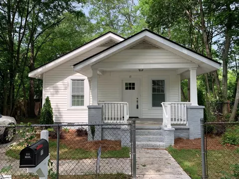 17 Henderson St, Greenville, SC 29611