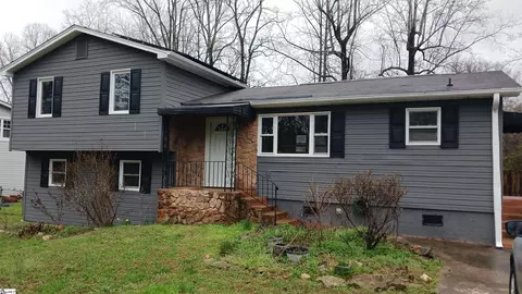 34 Barclay Dr, Travelers Rest, SC 29690
