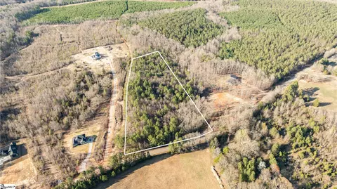 1620 Stewart Rd, Woodruff, SC 29388
