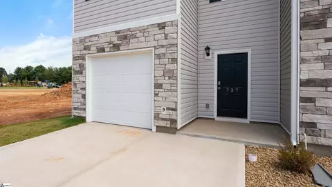 737 Embark Cir, Greer, SC 29651 photo 3