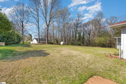 Exterior - 12 Rolingreen Rd, Greer, SC 29651 photo 4 of 5