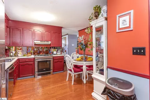 Kitchen - 12 Rolingreen Rd, Greer, SC 29651 photo 3 of 4