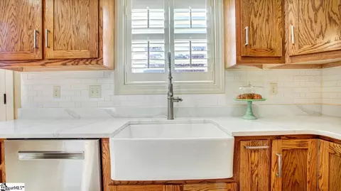 Kitchen - 300 Harbin Ave, Greer, SC 29651 photo 3 of 5