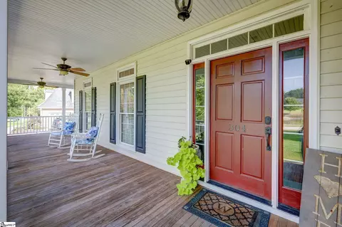 Exterior - 304 Holborne Dr, Easley, SC 29642 photo 2 of 10