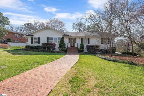 2 Rollingreen Rd, Greenville, SC 29615