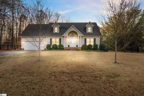 109 Farmwood Dr, Fountain Inn, SC 29644