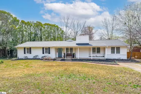 8 Stonewall Ln, Greenville, SC 29615