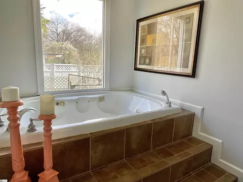 Bath - 441 Hickory Dr, Startex, SC 29377 photo 4 of 5