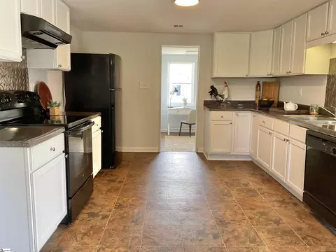 Kitchen - 441 Hickory Dr, Startex, SC 29377 photo 5 of 5