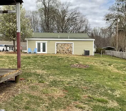 Exterior - 441 Hickory Dr, Startex, SC 29377 photo 3 of 7