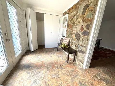 Entry Way - 441 Hickory Dr, Startex, SC 29377 photo 2 of 5