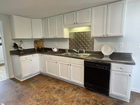 Kitchen - 441 Hickory Dr, Startex, SC 29377 photo 4 of 5