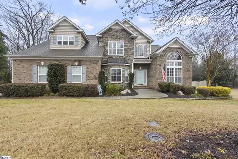 18 Alcovy Ct, Simpsonville, SC 29680