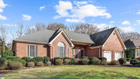 106 Holly Crest Cir, Simpsonville, SC 29681