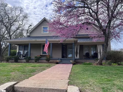 117 N Main St, Six Mile, SC 29682