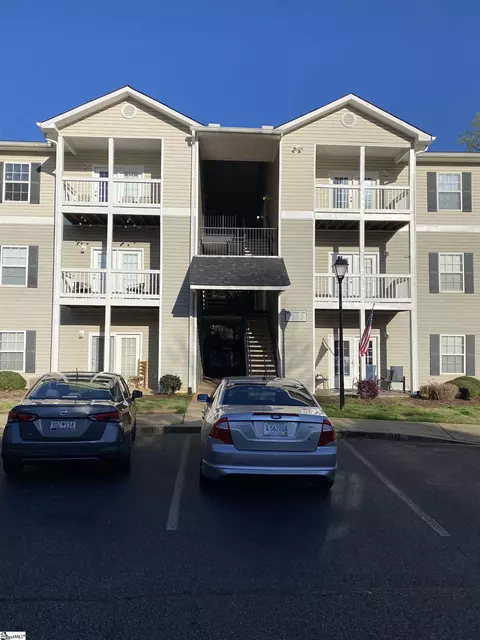 304 Mckenna Cir, Greenville, SC 29615