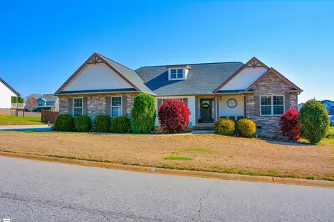 123 Deyoung Meadows Dr, Greer, SC 29651