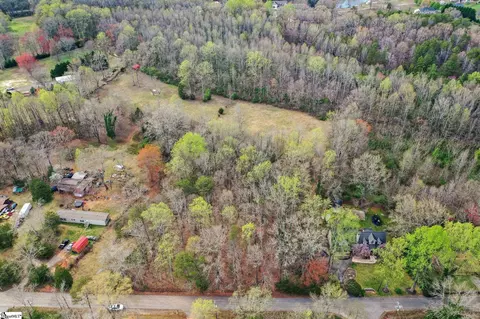 76 Honeysuckle Dr, Greenville, SC 29609