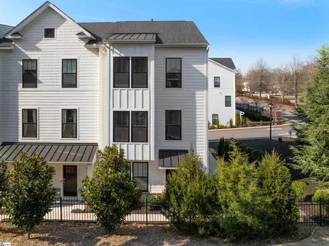 7 Millside Cir, Greenville, SC 29605