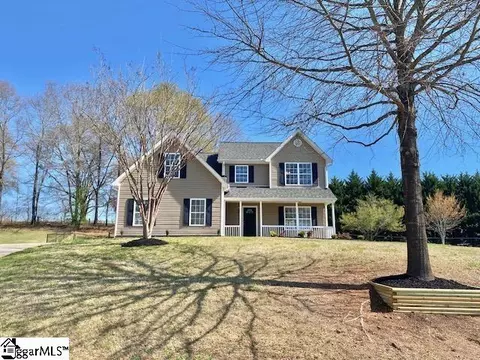 5 Country Knolls Dr, Greer, SC 29651
