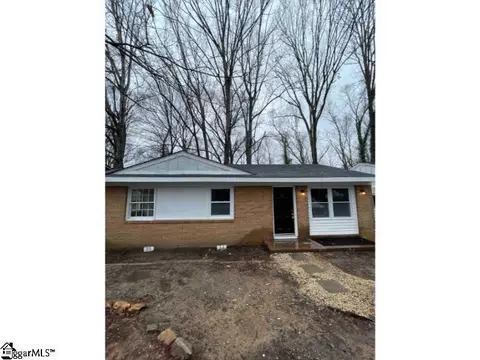31 Lynwood Dr, Spartanburg, SC 29302
