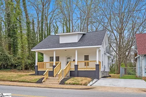 Exterior - 411 W Frederick St, Gaffney, SC 29341 photo 2 of 4