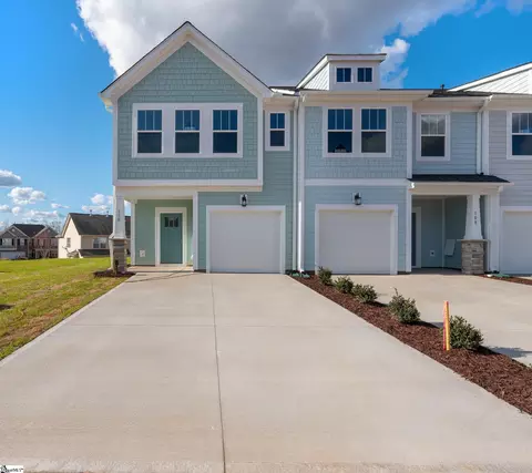 110 Cobden Ct, Fountain Inn, SC 29644