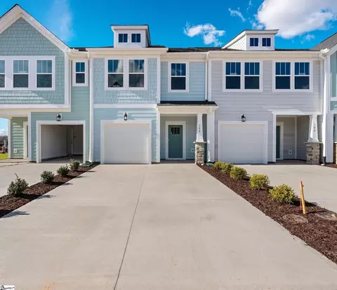 108 Cobden Ct, Fountain Inn, SC 29644