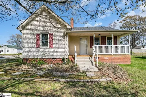 1303 S Main St, Fountain Inn, SC 29644