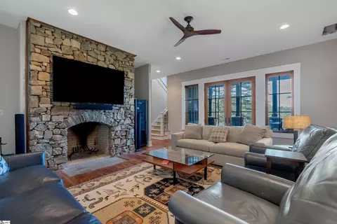 Living - 355 Keowee Ave, Sunset, SC 29685 photo 4 of 6