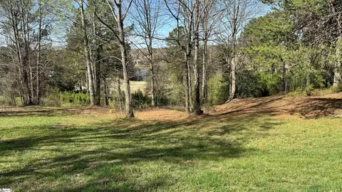 731 E Long Bay Dr, Inman, SC 29349
