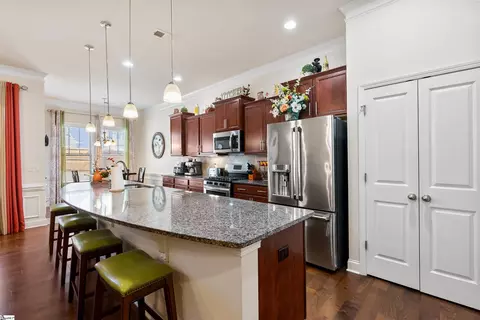 Kitchen - 413 Meadowpark Ln, Duncan, SC 29334 photo 2 of 3