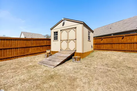 Exterior - 413 Meadowpark Ln, Duncan, SC 29334 photo 8 of 9