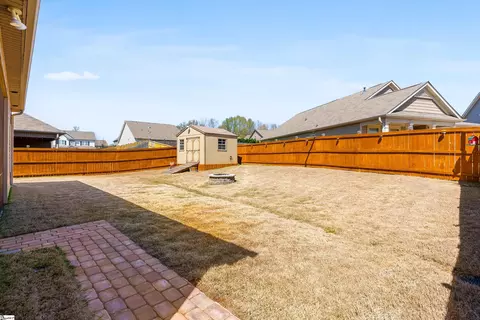 Exterior - 413 Meadowpark Ln, Duncan, SC 29334 photo 5 of 9
