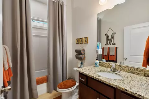 Bath - 413 Meadowpark Ln, Duncan, SC 29334 photo 3 of 3