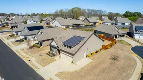 Exterior - 413 Meadowpark Ln, Duncan, SC 29334 photo 2 of 9