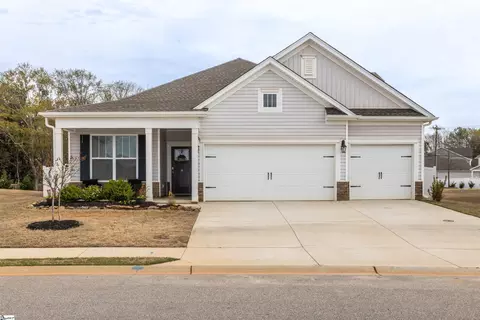 8 Dodd Trl, Greenville, SC 29605