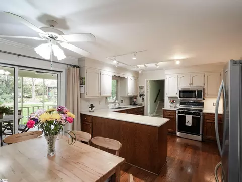 Dining - 219 E Shallowstone Rd, Greer, SC 29650 photo 2 of 2