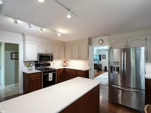 Kitchen - 219 E Shallowstone Rd, Greer, SC 29650 photo 2 of 2