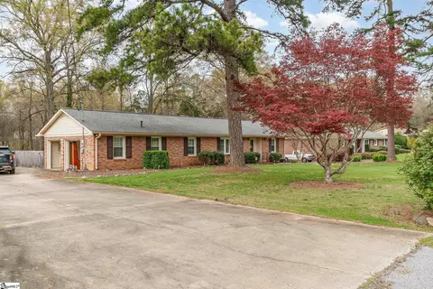 257 Skyland Dr, Clinton, SC 29325