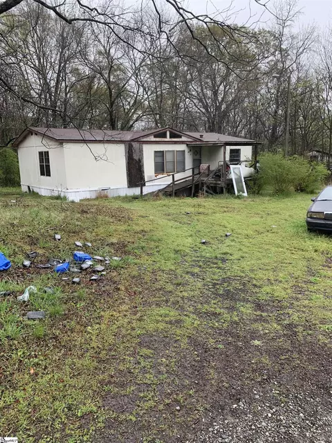 101 Gary Ln, Clinton, SC 29325