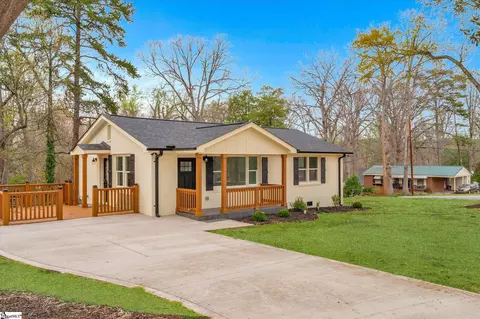 109 Kennedy Dr, Greenville, SC 29605