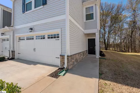 Exterior - 421 Windsinger Ln, Greer, SC 29650 photo 2 of 5