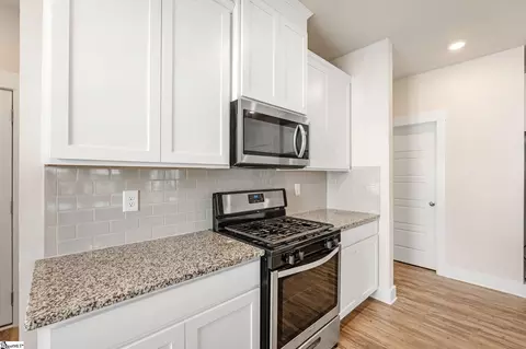 Kitchen - 421 Windsinger Ln, Greer, SC 29650 photo 2 of 4