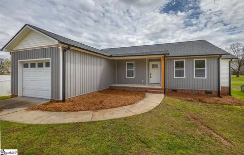 46 Stevenson Rd, Taylors, SC 29687
