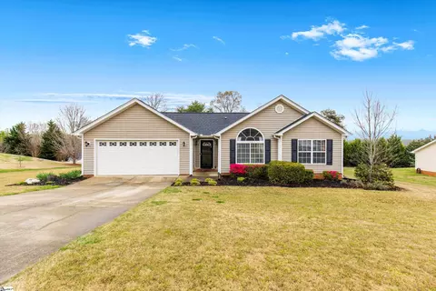 57 Sacha Ln, Travelers Rest, SC 29690