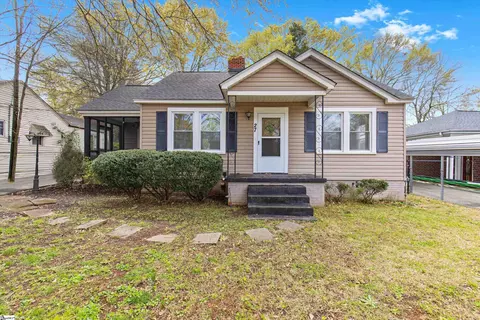 27 Beck Ave, Greenville, SC 29605