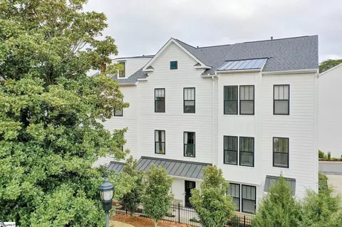 9 Millside Cir, Greenville, SC 29605