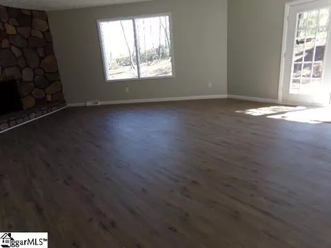 Living - 376 Oshields Rd, Easley, SC 29640 photo 2 of 2